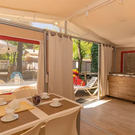 Club Del Sole Spina Family Collection