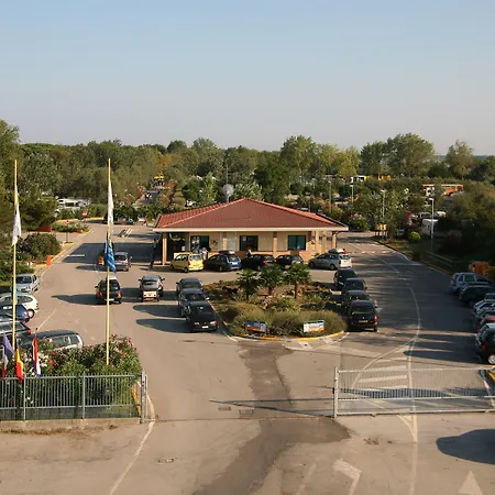 Club Del Sole Spina Family Collection